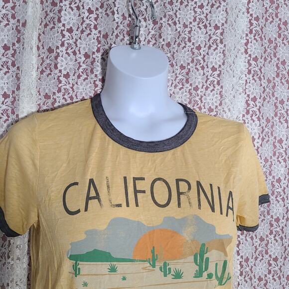 NWT Zoe and Liv yellow california take the long way home tee size large - Picture 3 of 8